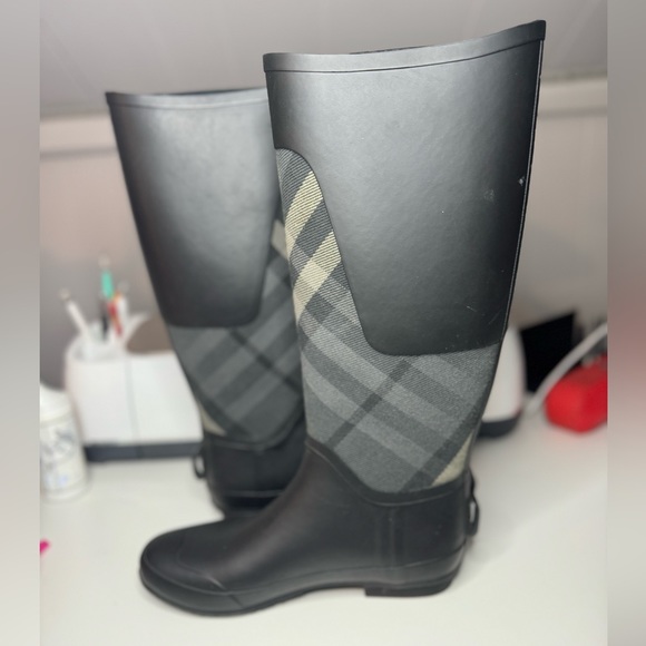 Burberry Clemence Check Rain Boots - Picture 3 of 3